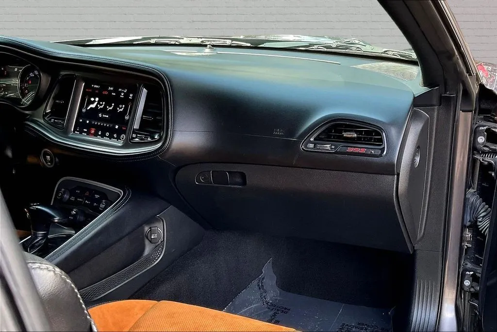 Dodge Challenger photo 24