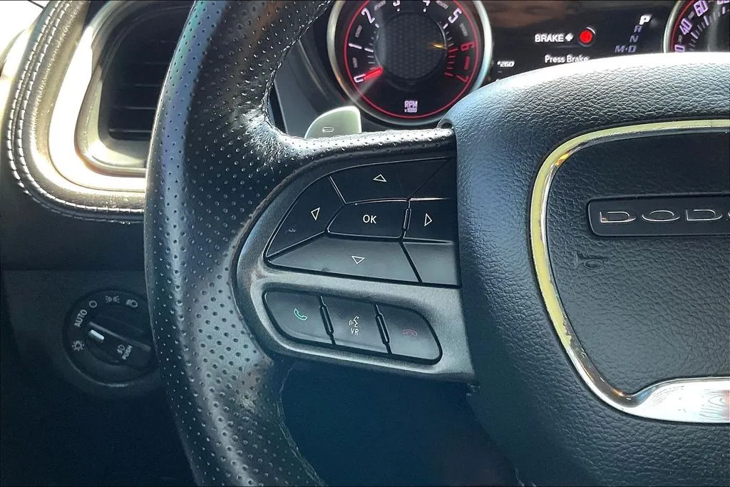 Dodge Challenger photo 10