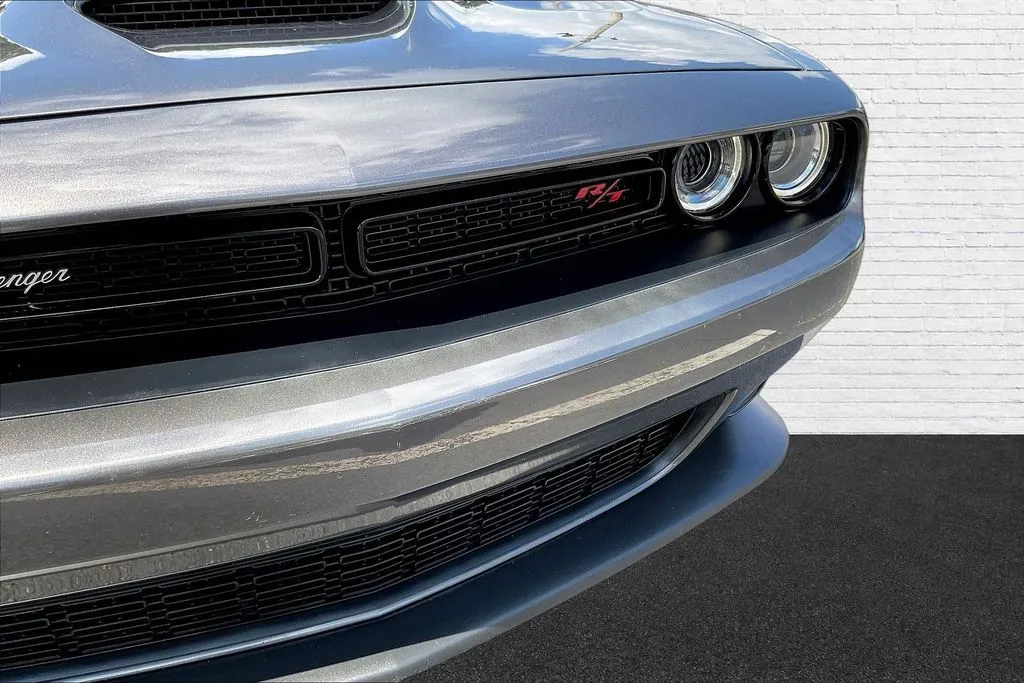 Dodge Challenger photo 28