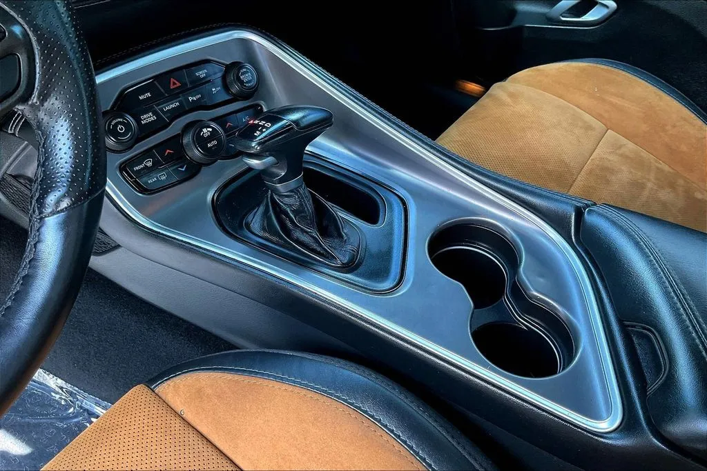Dodge Challenger photo 16