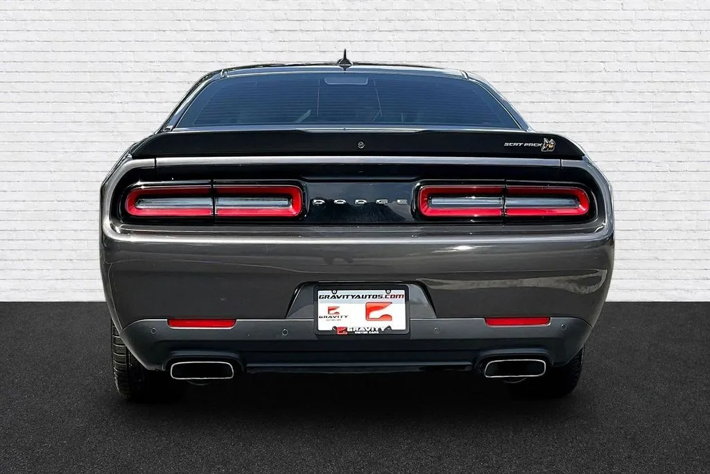 Dodge Challenger photo 5