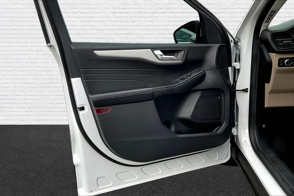 Ford Escape Hybrid photo 19