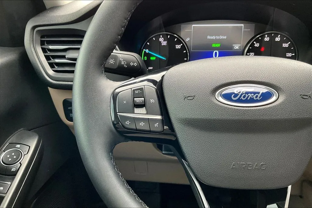 Ford Escape Hybrid photo 11