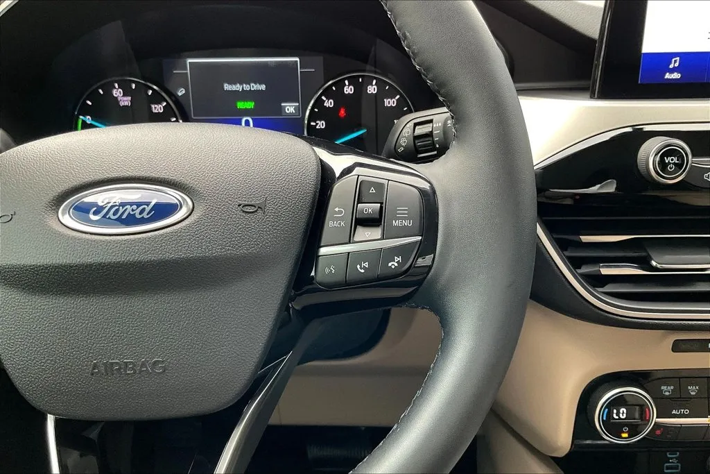 Ford Escape photo 12