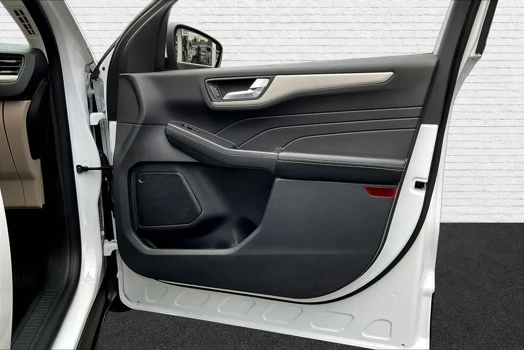 Ford Escape Hybrid photo 27