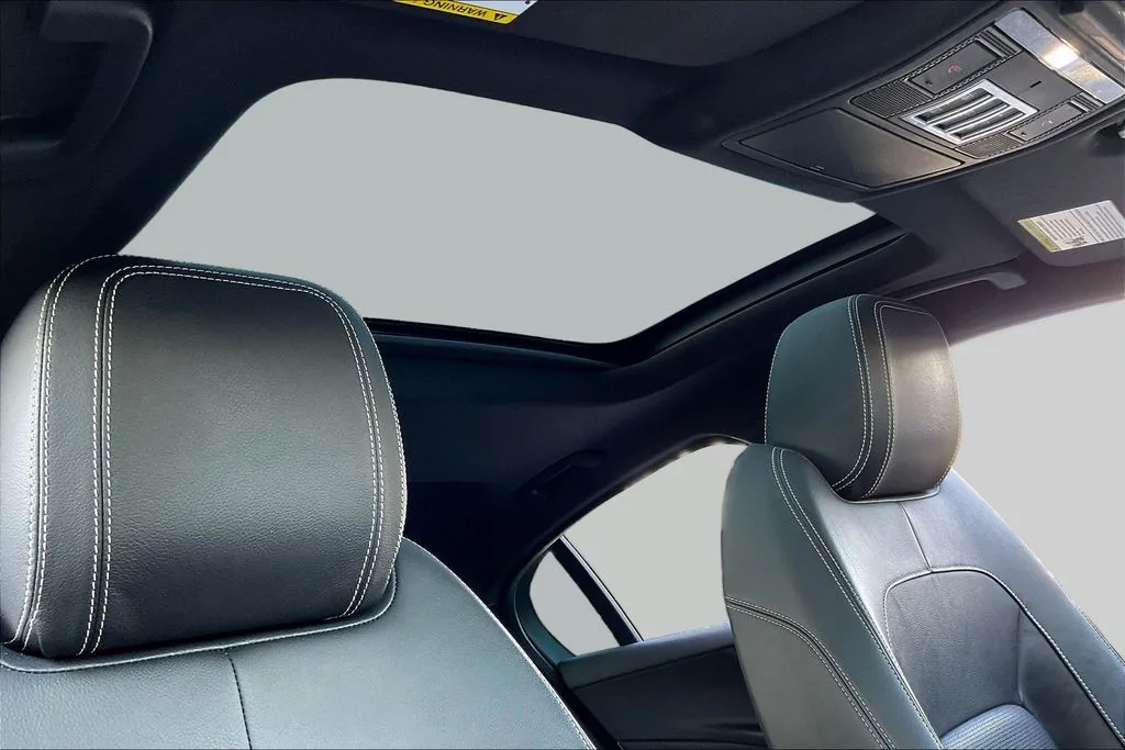 Jaguar XE photo 25