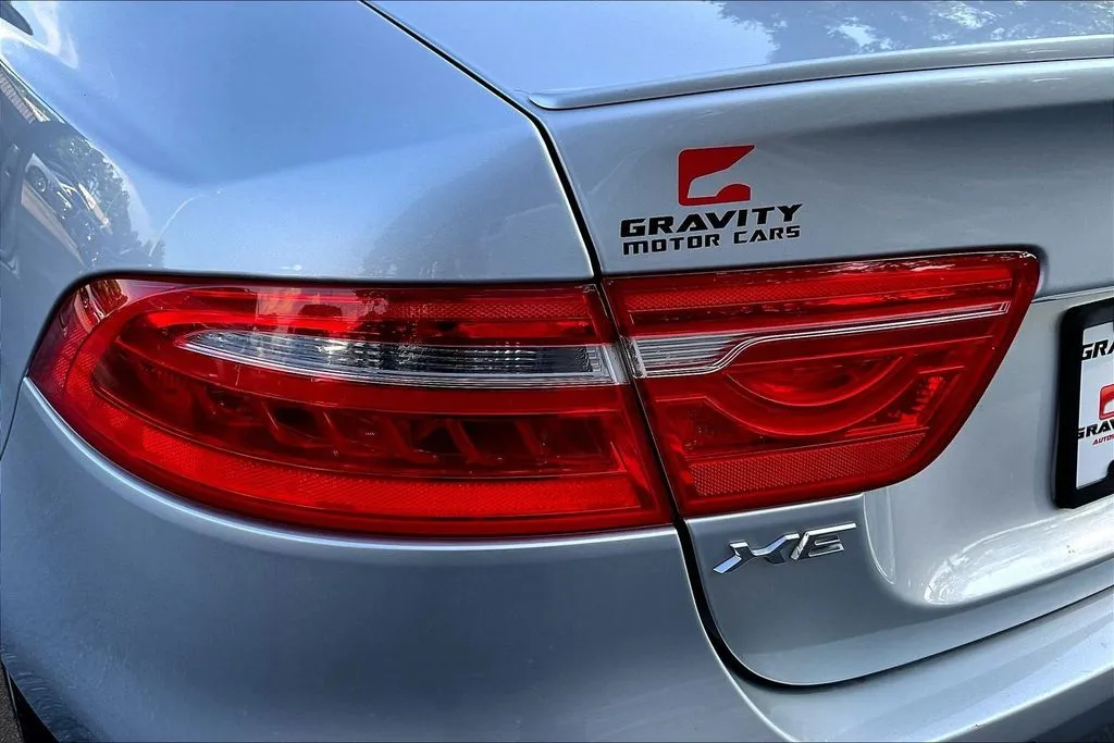 Jaguar XE photo 21