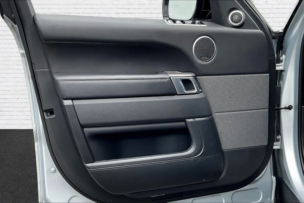 Land Rover Range Rover Sport photo 19