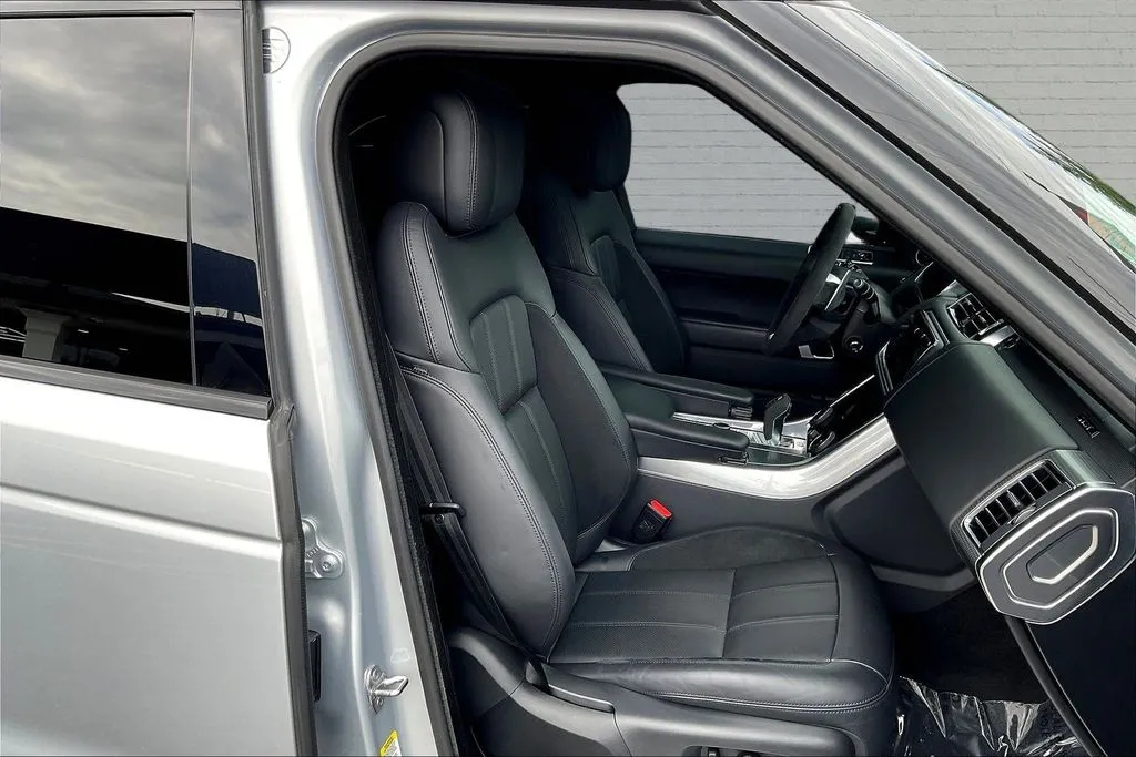 Land Rover Range Rover Sport photo 28
