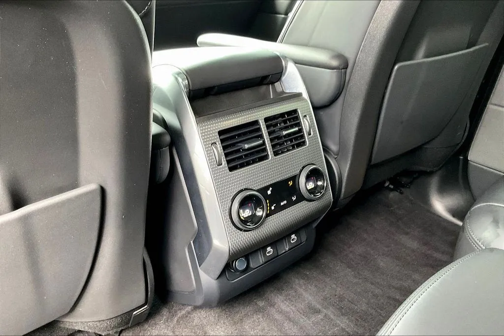 Land Rover Range Rover Sport photo 10