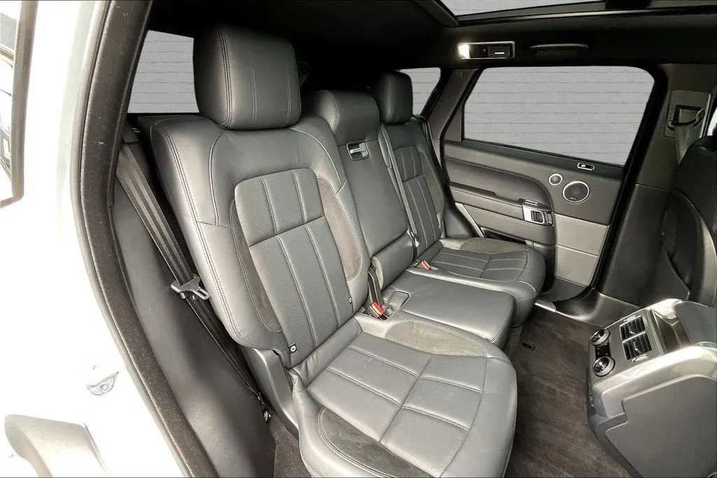 Land Rover Range Rover Sport photo 24