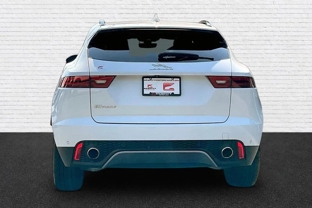 Jaguar E-PACE photo 5