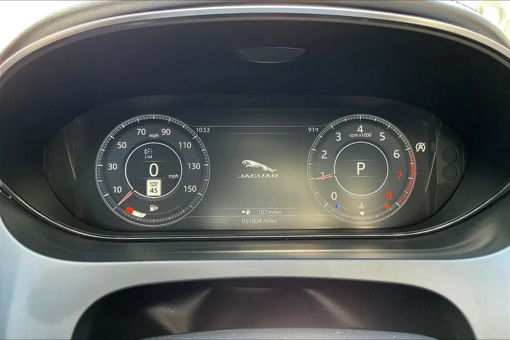 Jaguar E-PACE photo 10