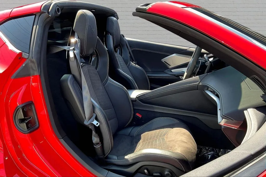 Chevrolet Corvette photo 24