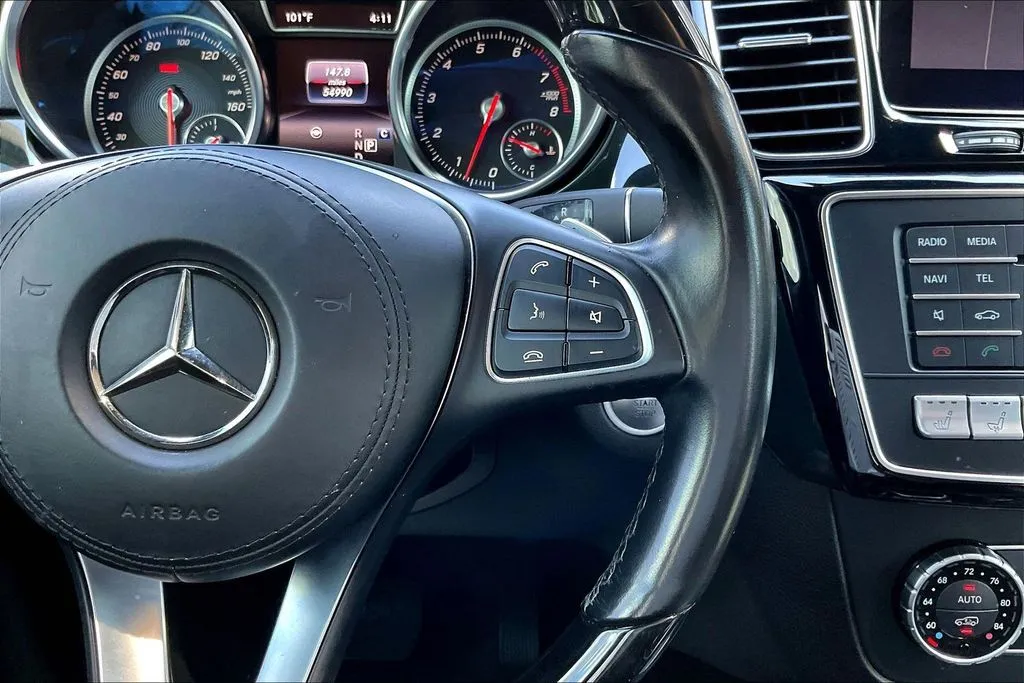Mercedes-Benz GLS photo 12