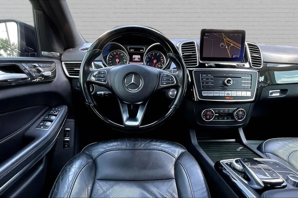 Mercedes-Benz GLS photo 8