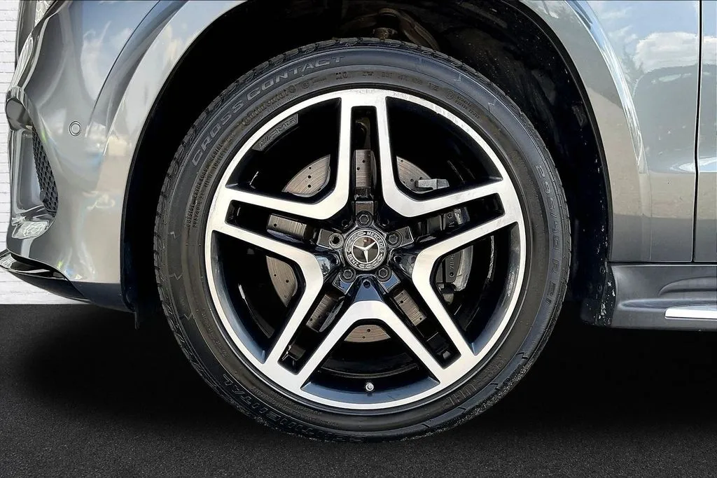 Mercedes-Benz GLS photo 31