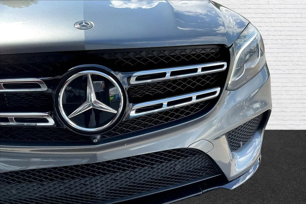 Mercedes-Benz GLS photo 30
