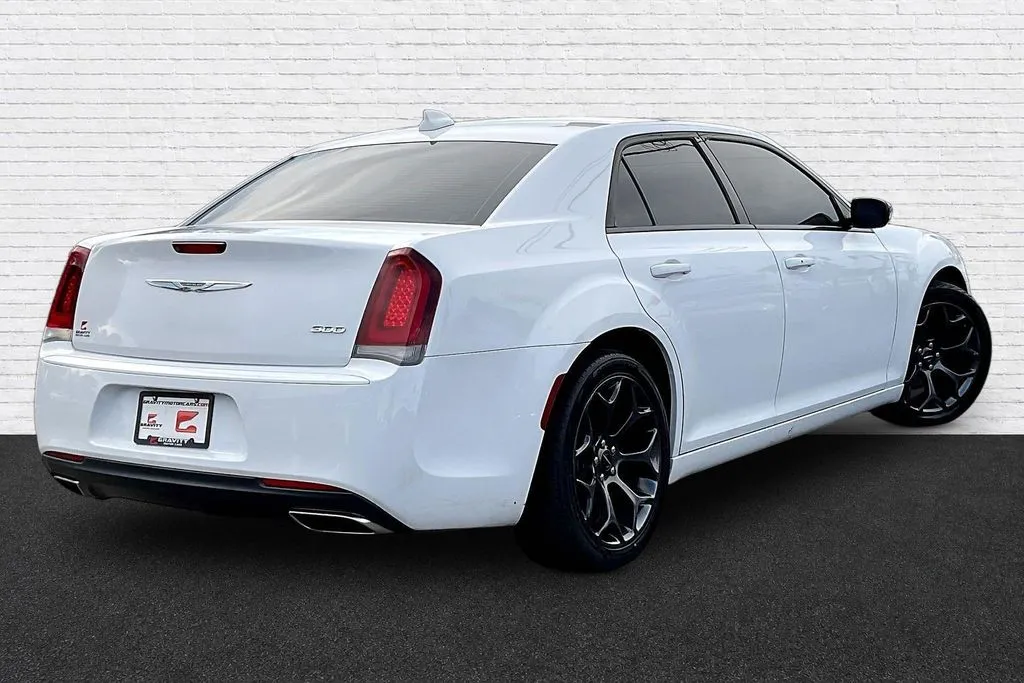 Chrysler 300 photo 6