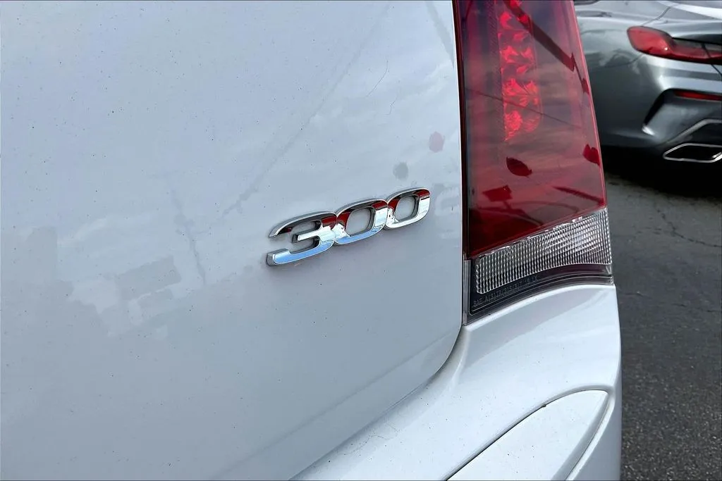 Chrysler 300 photo 14