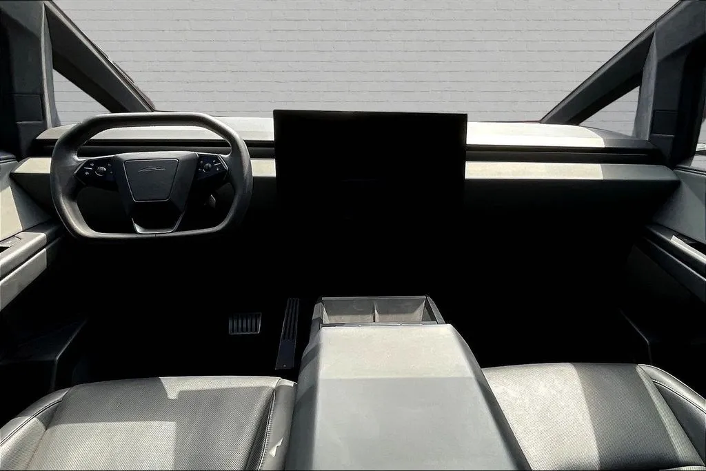 Tesla Cybertruck photo 3