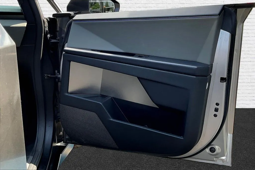 Tesla Cybertruck photo 20