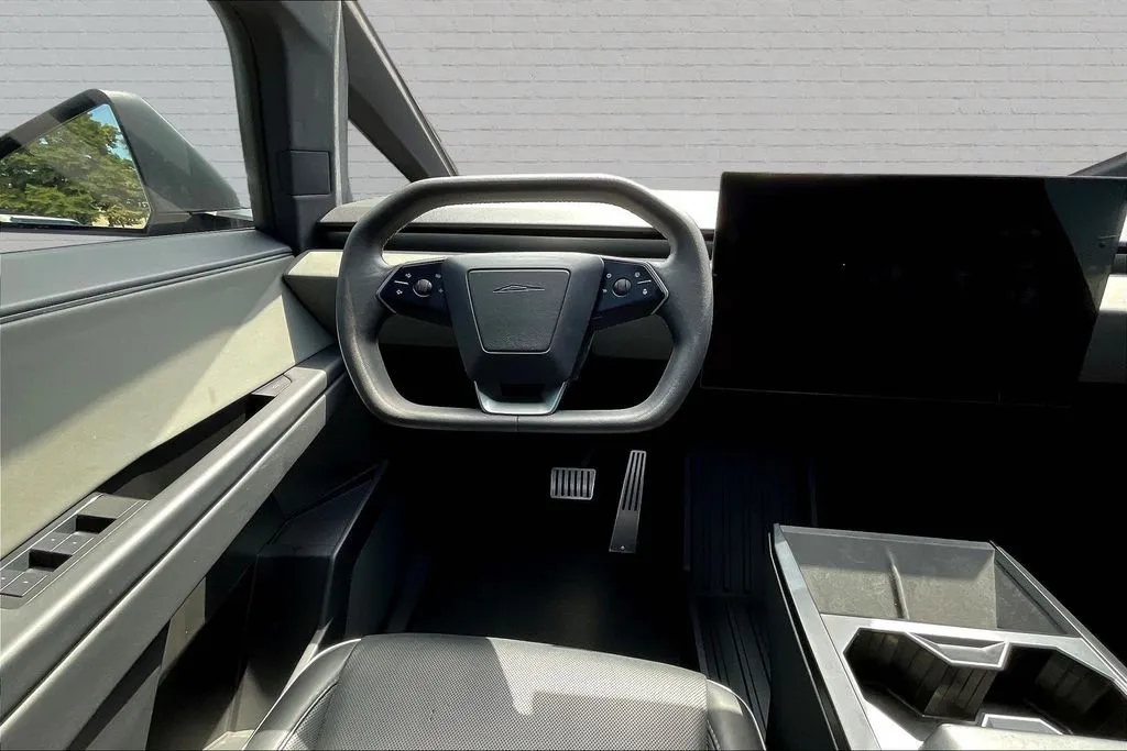 Tesla Cybertruck photo 4