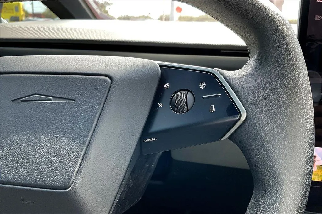 Tesla Cybertruck photo 8