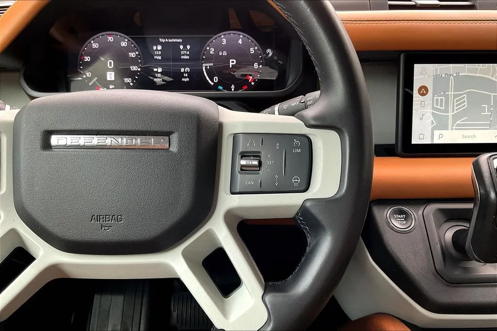 Land Rover Defender 110 photo 12