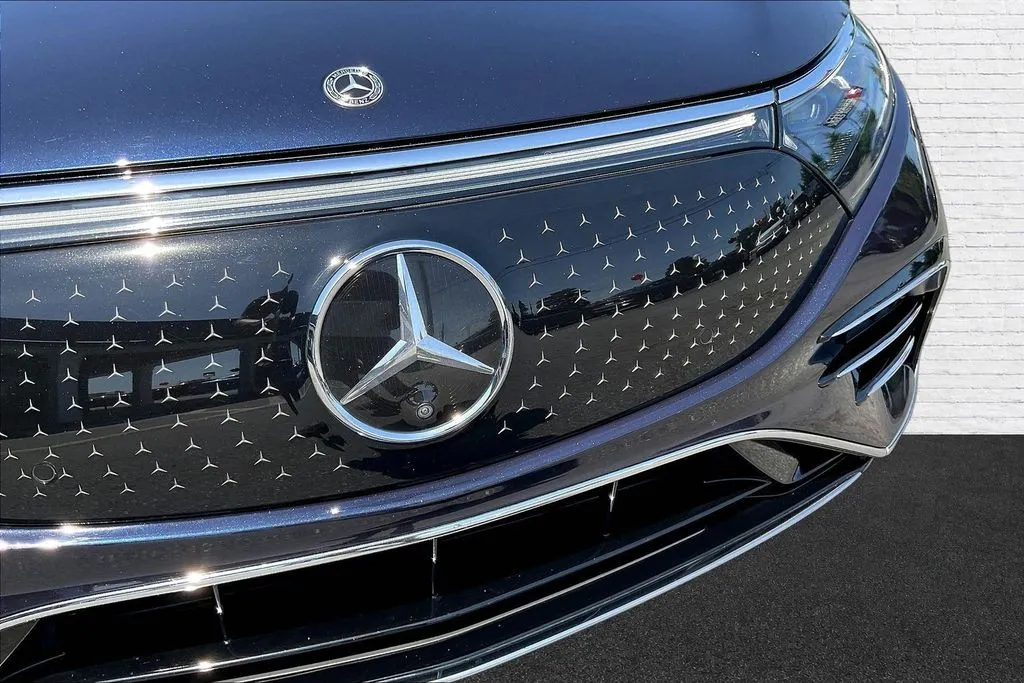 Mercedes-Benz EQS photo 30