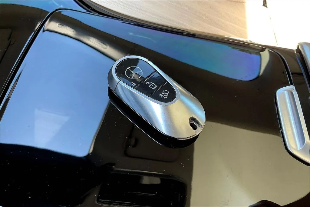 Mercedes-Benz EQS photo 32