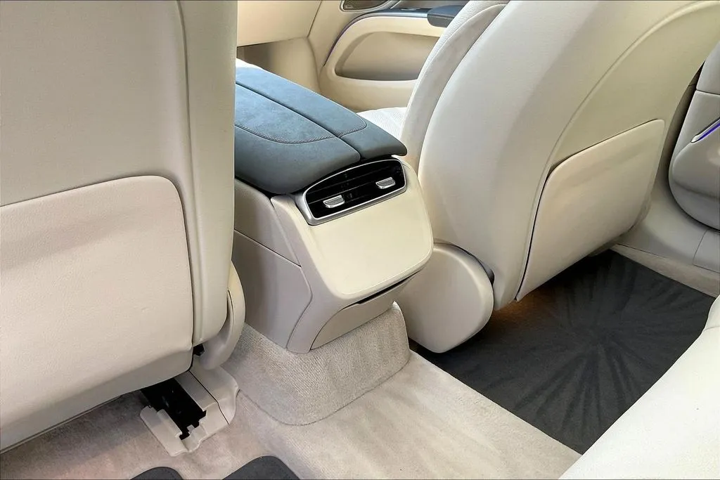 Mercedes-Benz EQS photo 10
