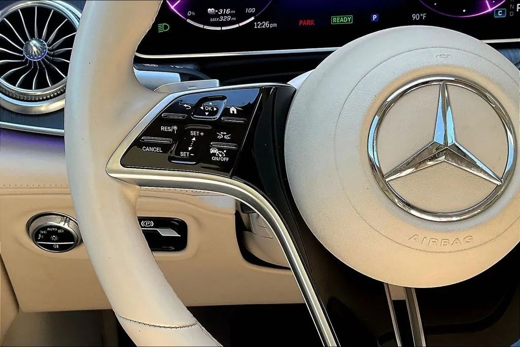Mercedes-Benz EQS photo 11