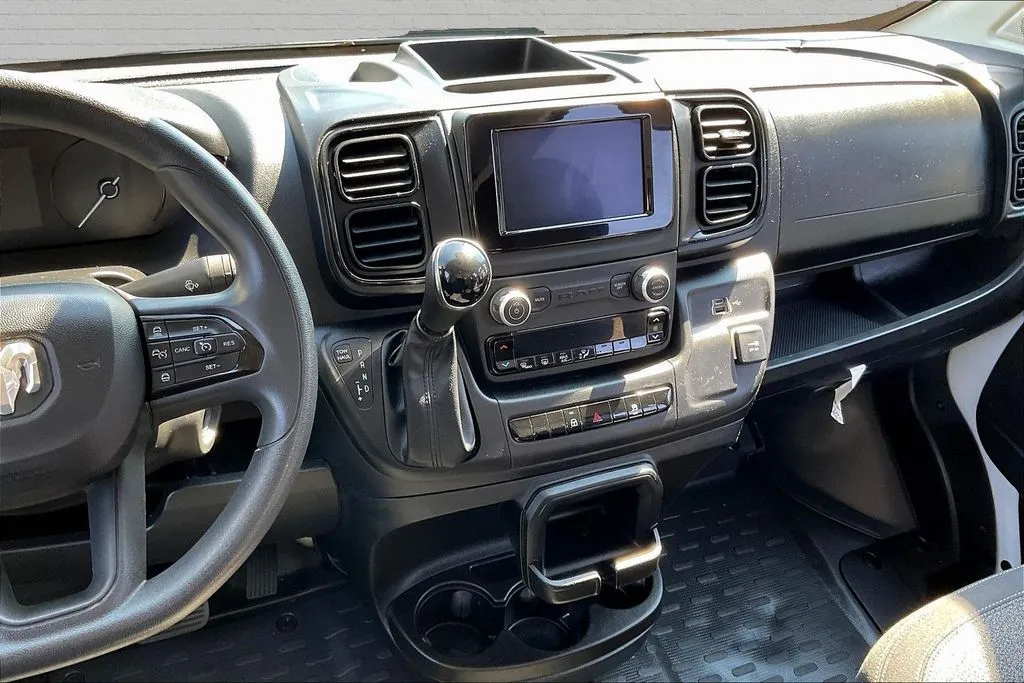 Ram ProMaster 2500 photo 9