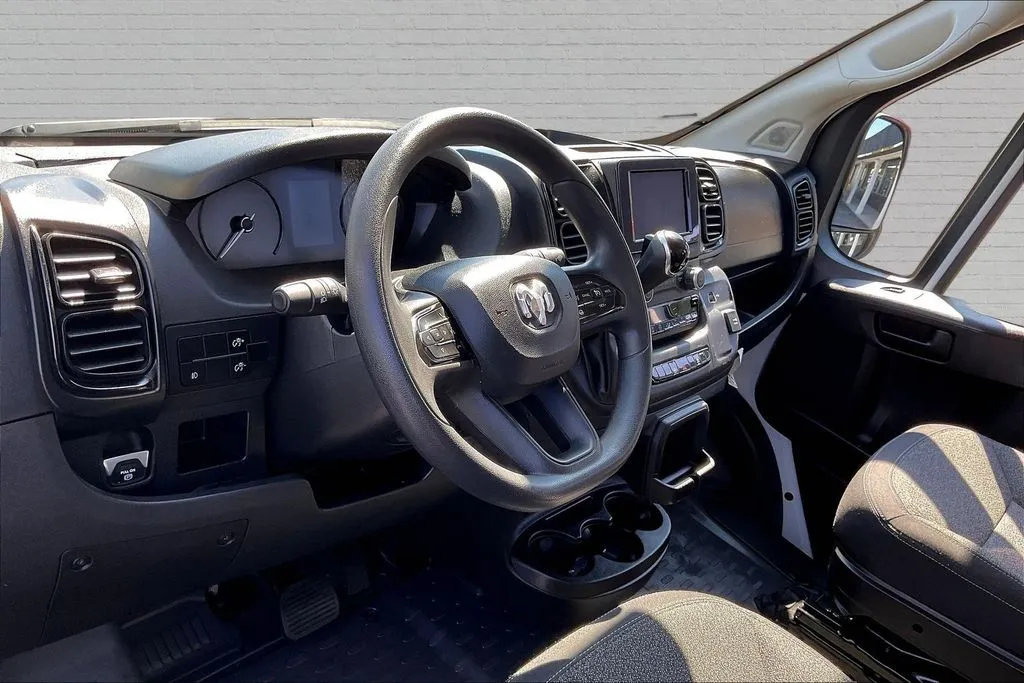 Ram ProMaster 2500 photo 15