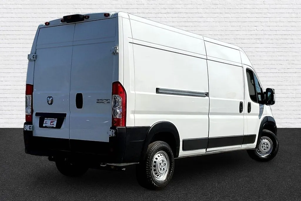 Ram ProMaster 2500 photo 6