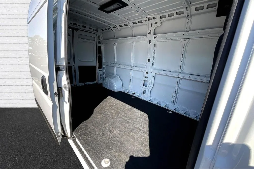 Ram ProMaster 2500 photo 20