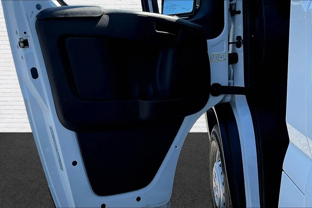 Ram ProMaster 2500 photo 18
