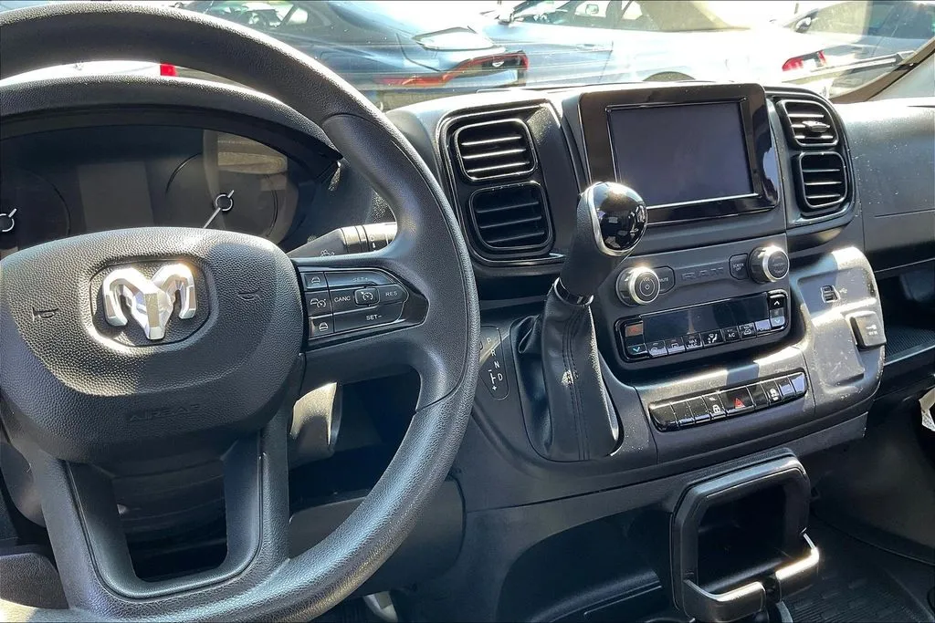 Ram ProMaster 2500 photo 16