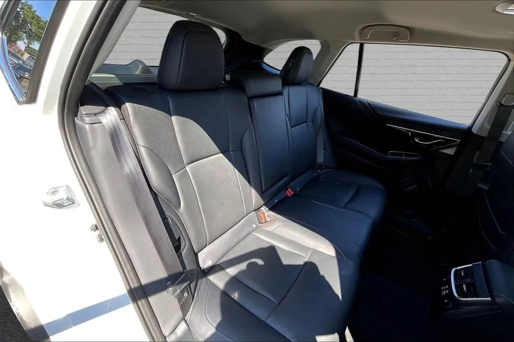Subaru Outback photo 25