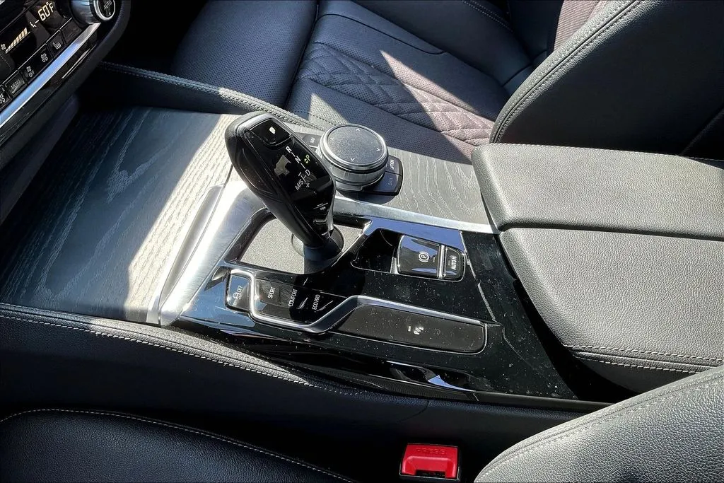 BMW 5 Series photo 17