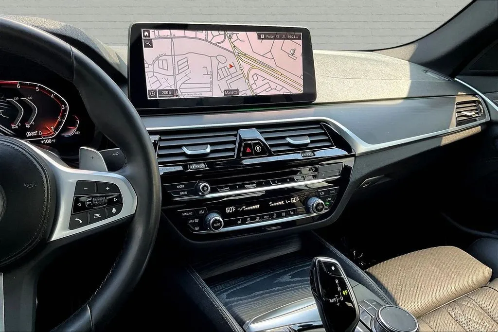 BMW 5 Series photo 9