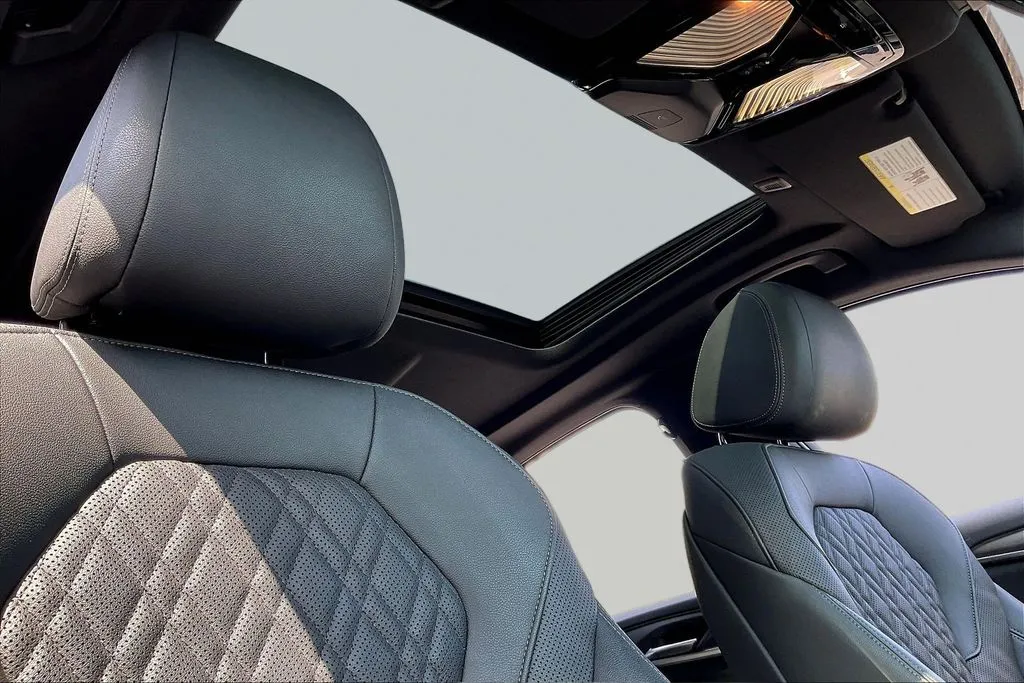 BMW 5 Series photo 26