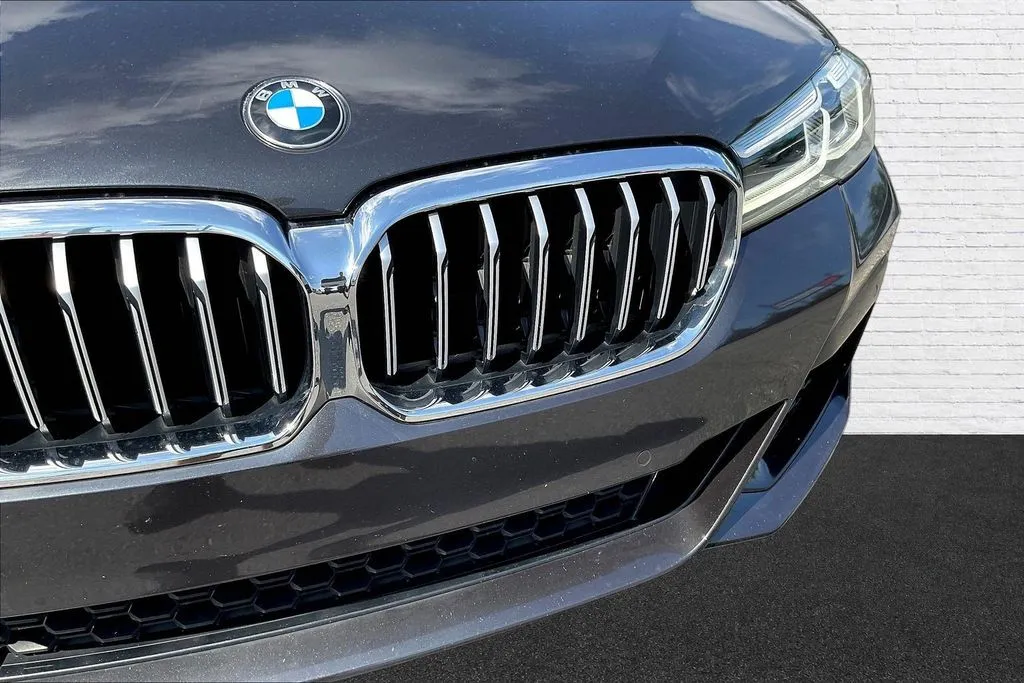 BMW 5 Series photo 30
