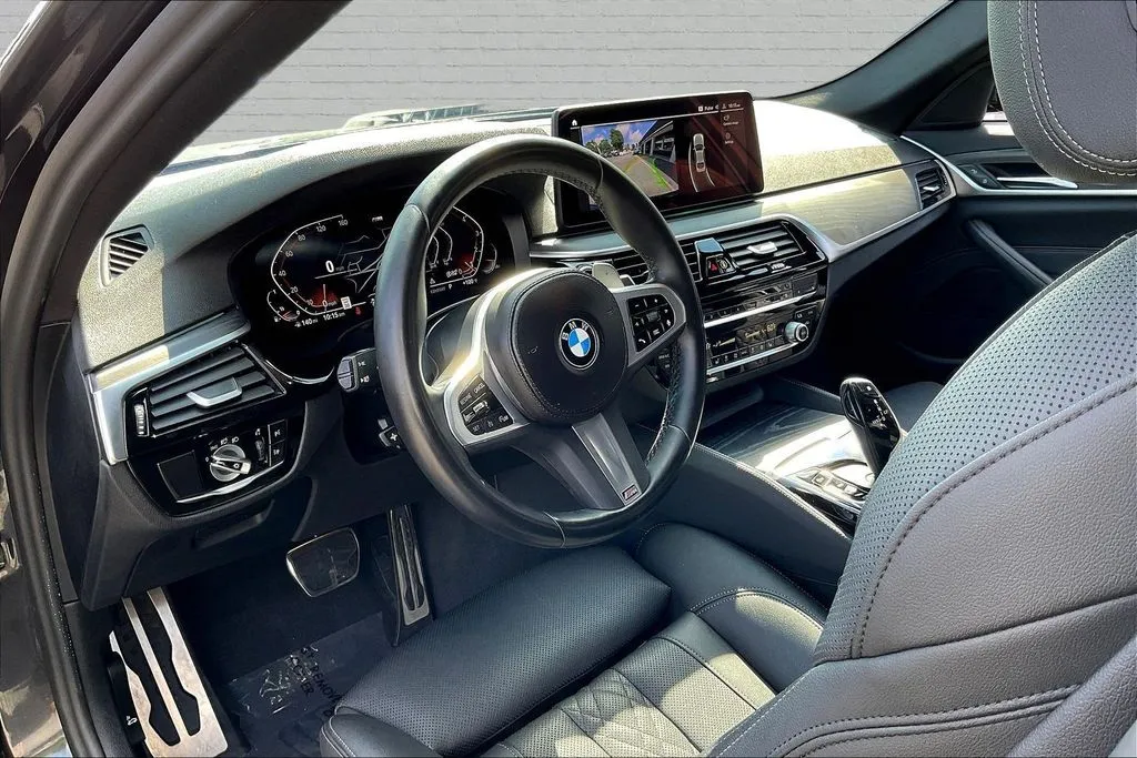 BMW 5 Series photo 16