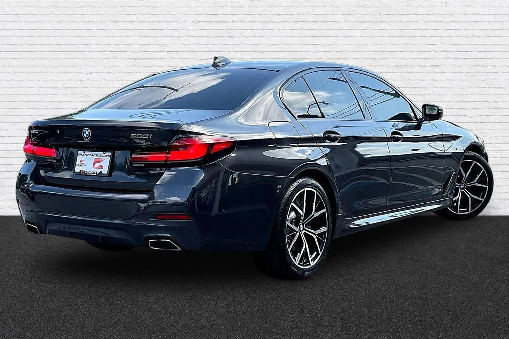 BMW 5 Series photo 6