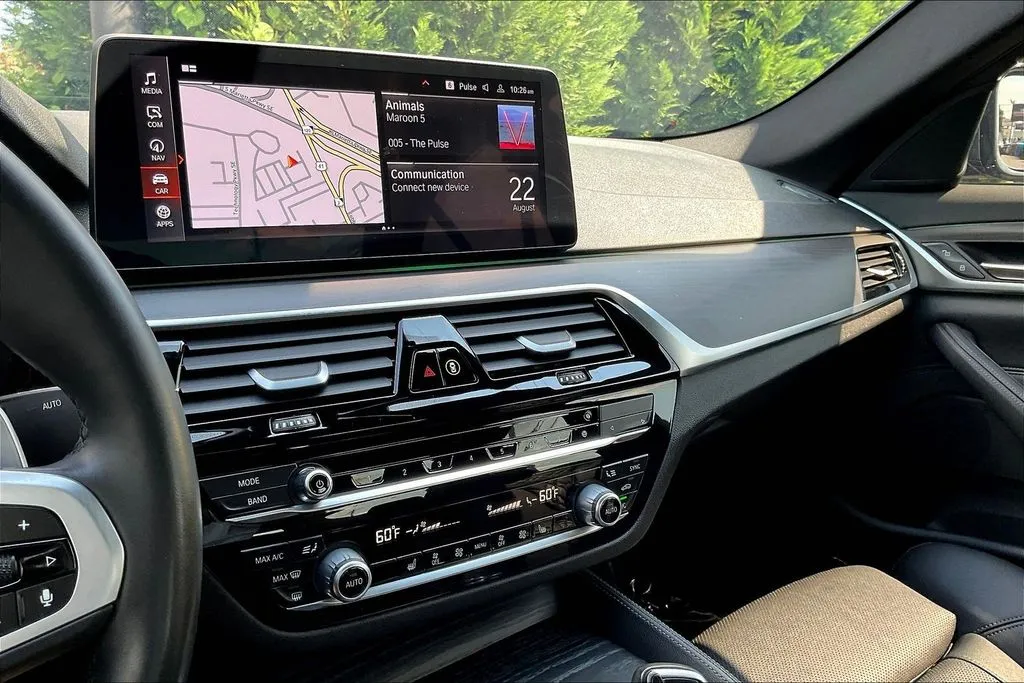 BMW 5 Series photo 15