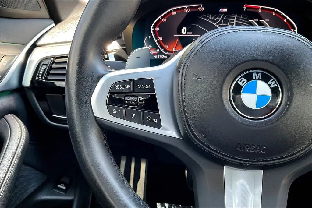 BMW 5 Series photo 11