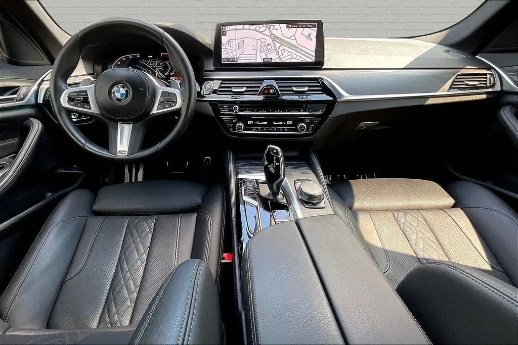 BMW 5 Series photo 7
