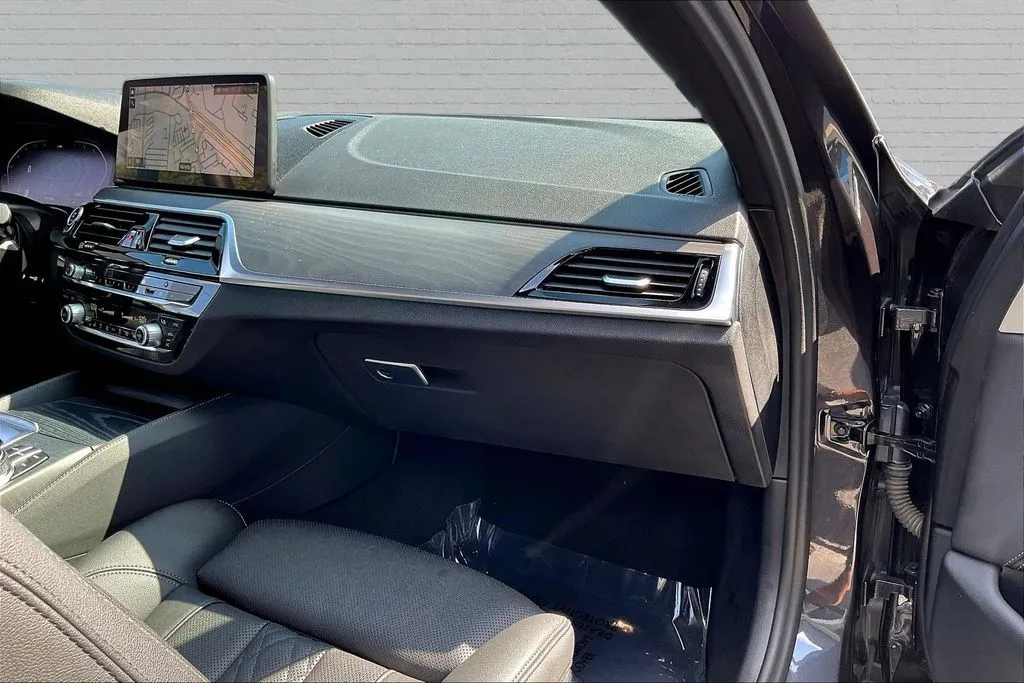BMW 5 Series photo 25